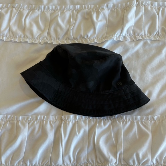 Lululemon Both Ways Reversible Bucket Hat - Picture 6 of 6